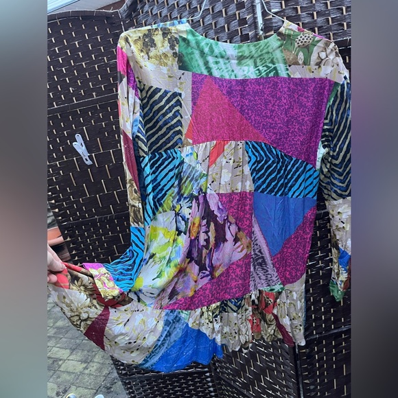 Anthropologie Blouse. NWT. patchwork pattern. Buttery soft. Never worn. - Picture 5 of 6